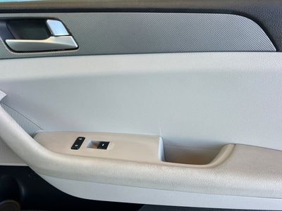 2017 Hyundai Sonata - Photo 17
