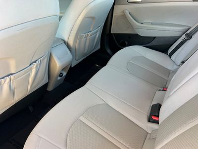 2017 Hyundai Sonata - Photo 4