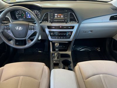 2017 Hyundai Sonata - Photo 3