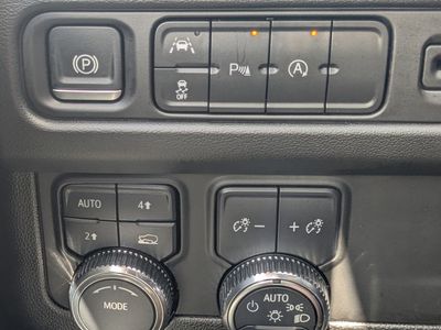 2024 GMC Yukon - Photo 35