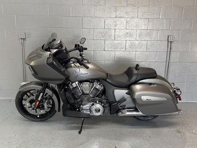 2025 Indian Motorcycle Challenger Heavy Metal Smoke - Photo 10
