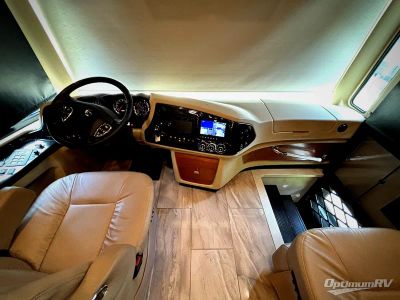 2018 Tiffin Phaeton — photo 8 view