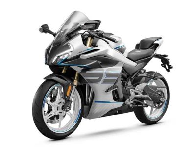 2026 CFMOTO 450SS — front three-quarter view