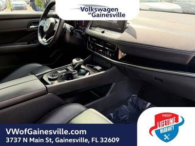 2024 Nissan Rogue — photo 10 view