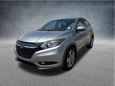 2017 Honda HR-V — rear three-quarter view