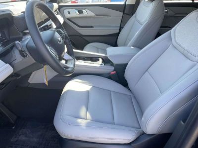 2026 Ford Explorer — photo 13 view