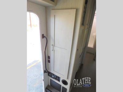 2027 Winnebago Sunflyer - Photo 24