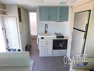 2027 Winnebago Sunflyer - Photo 8
