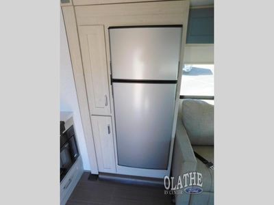 2027 Winnebago Sunflyer - Photo 9