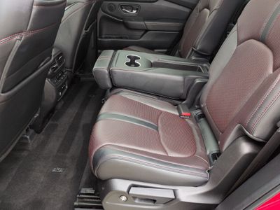 2025 Honda Pilot - Photo 25