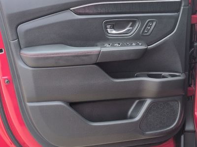 2025 Honda Pilot - Photo 13