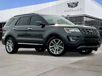 2017 Ford Explorer - Photo 2