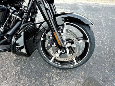 2025 Harley-Davidson FLHX - Street Glide — photo 11 view