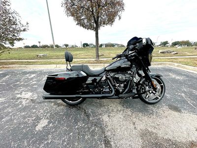 2025 Harley-Davidson FLHX - Street Glide — photo 8 view