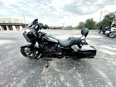2025 Harley-Davidson FLHX - Street Glide — photo 9 view