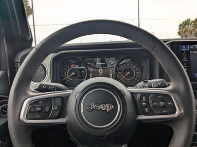 2025 Jeep Wrangler — photo 22 view