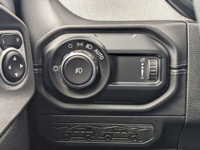 2025 Jeep Wrangler — photo 21 view
