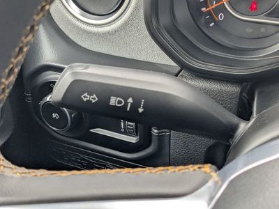 2025 Jeep Wrangler — photo 25 view