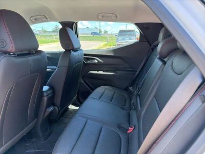 2027 Chevrolet Bolt - Photo 13