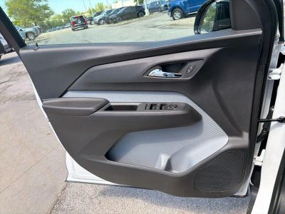2027 Chevrolet Bolt - Photo 30