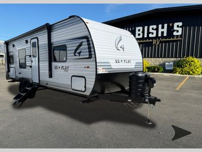 2026 Wayfinder RV Go Play — front three-quarter view