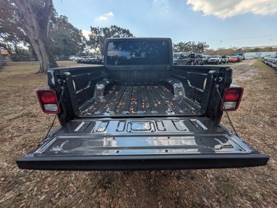 2026 Jeep Gladiator — photo 11 view