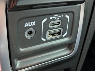 2026 Jeep Gladiator — photo 19 view