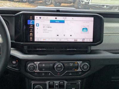 2026 Jeep Gladiator — photo 16 view