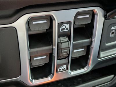 2026 Jeep Gladiator — photo 20 view