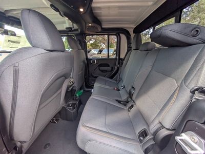 2026 Jeep Gladiator — photo 12 view