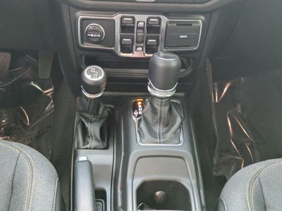 2026 Jeep Gladiator — photo 17 view