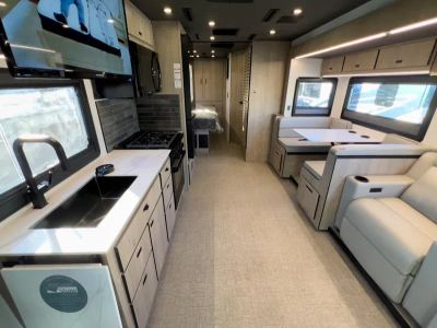 2026 Grand Design LINEAGE SERIES F - Photo 6
