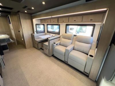 2026 Grand Design LINEAGE SERIES F - Photo 7