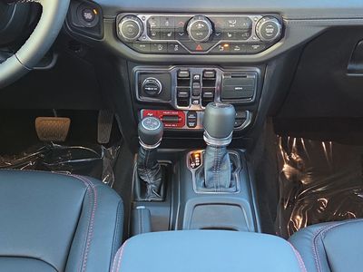 2026 Jeep Gladiator - Photo 22