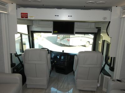 2026 Fleetwood Discovery LXE — photo 12 view