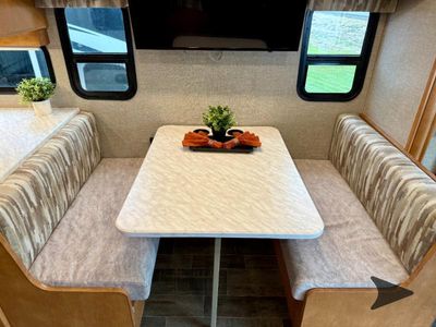 2019 Winnebago Vista — photo 13 view