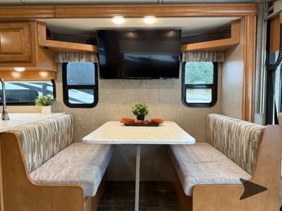 2019 Winnebago Vista — photo 10 view