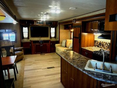 2016 Prime Time Avenger — interior view