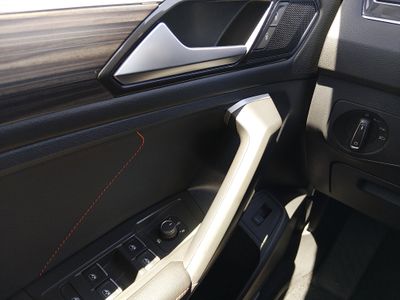 2024 Volkswagen Tiguan — photo 13 view