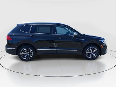 2024 Volkswagen Tiguan — photo 8 view