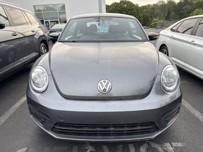 2017 Volkswagen Beetle - Photo 2