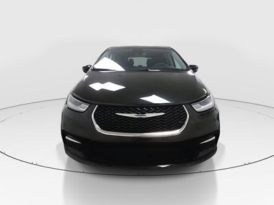 2023 Chrysler Pacifica — side profile view
