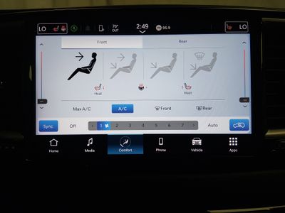 2023 Chrysler Pacifica — photo 17 view