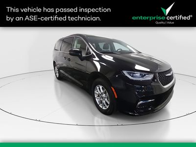 2023 Chrysler Pacifica Touring L FWD — front three-quarter view