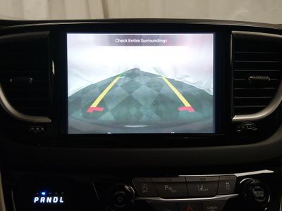 2023 Chrysler Pacifica — photo 16 view