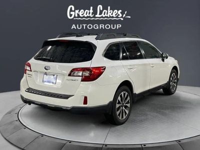 2016 Subaru Outback — detail view
