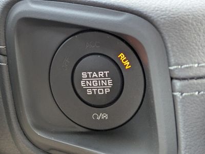 2025 Jeep Wrangler — photo 25 view