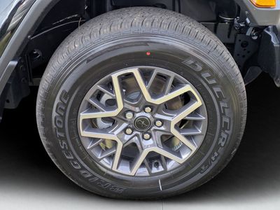 2025 Jeep Wrangler — photo 9 view