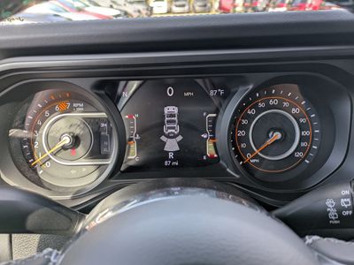2025 Jeep Wrangler — photo 24 view