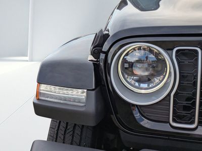 2025 Jeep Wrangler — photo 8 view